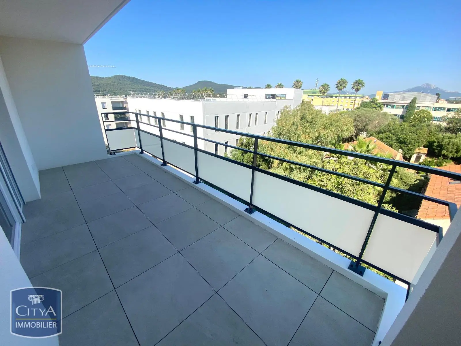 Photo 1 appartement Hyères