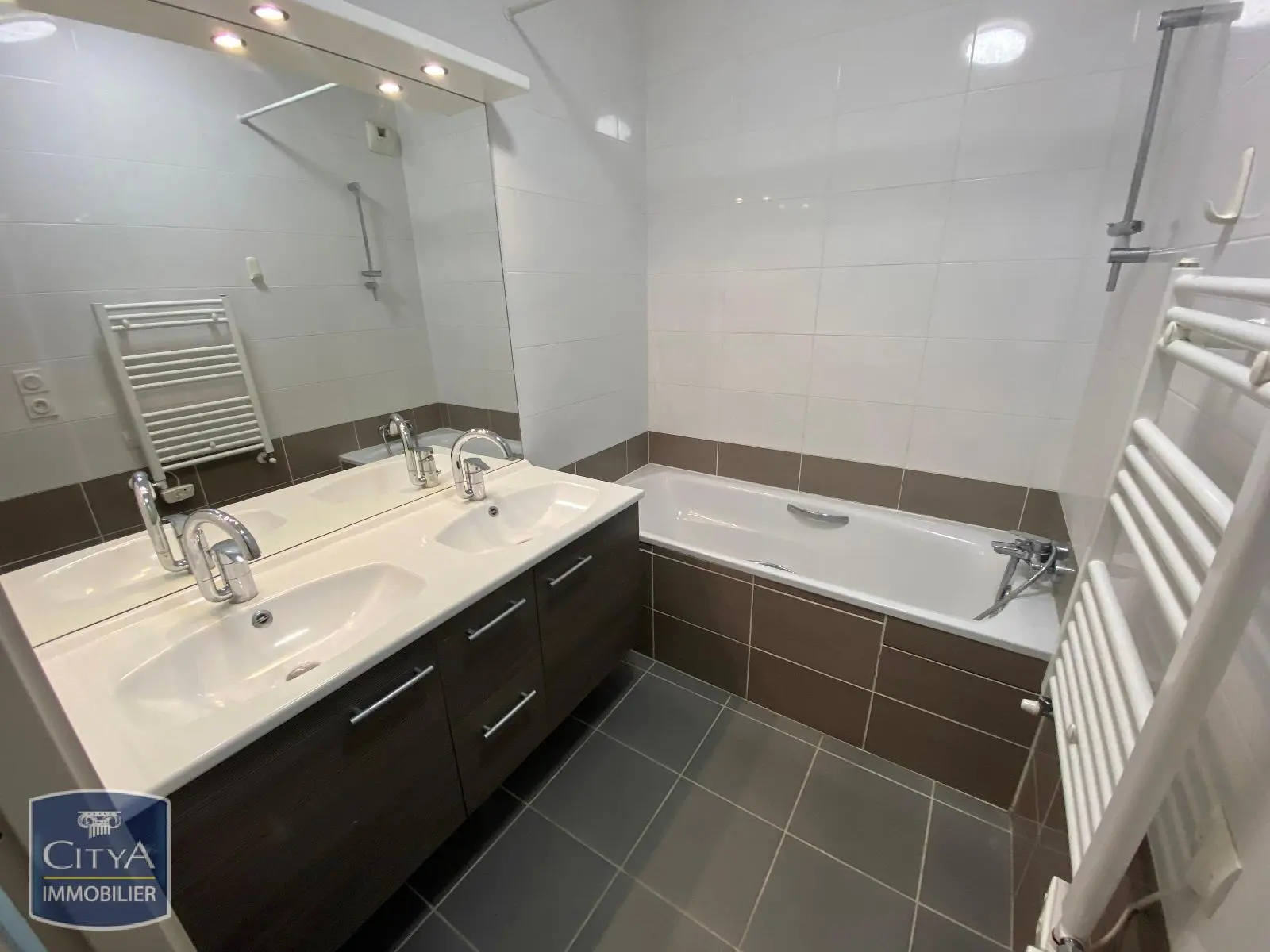 Photo 14 Appartement 5 pièces 142.67m²