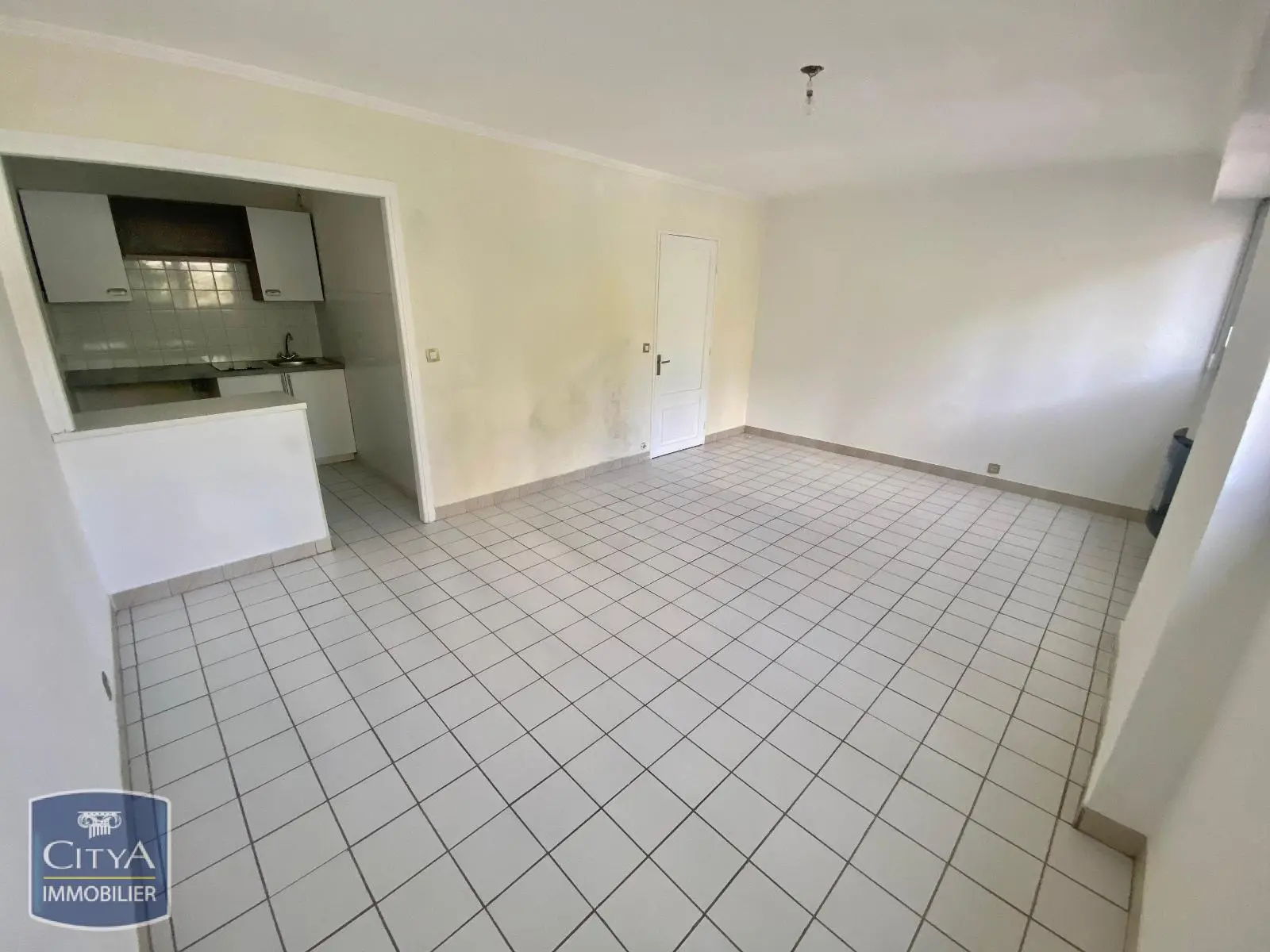 Photo 2 Appartement 1 pièce 30.44m²