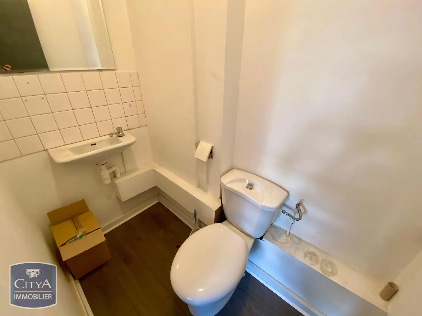 Photo 8 Local Commercial