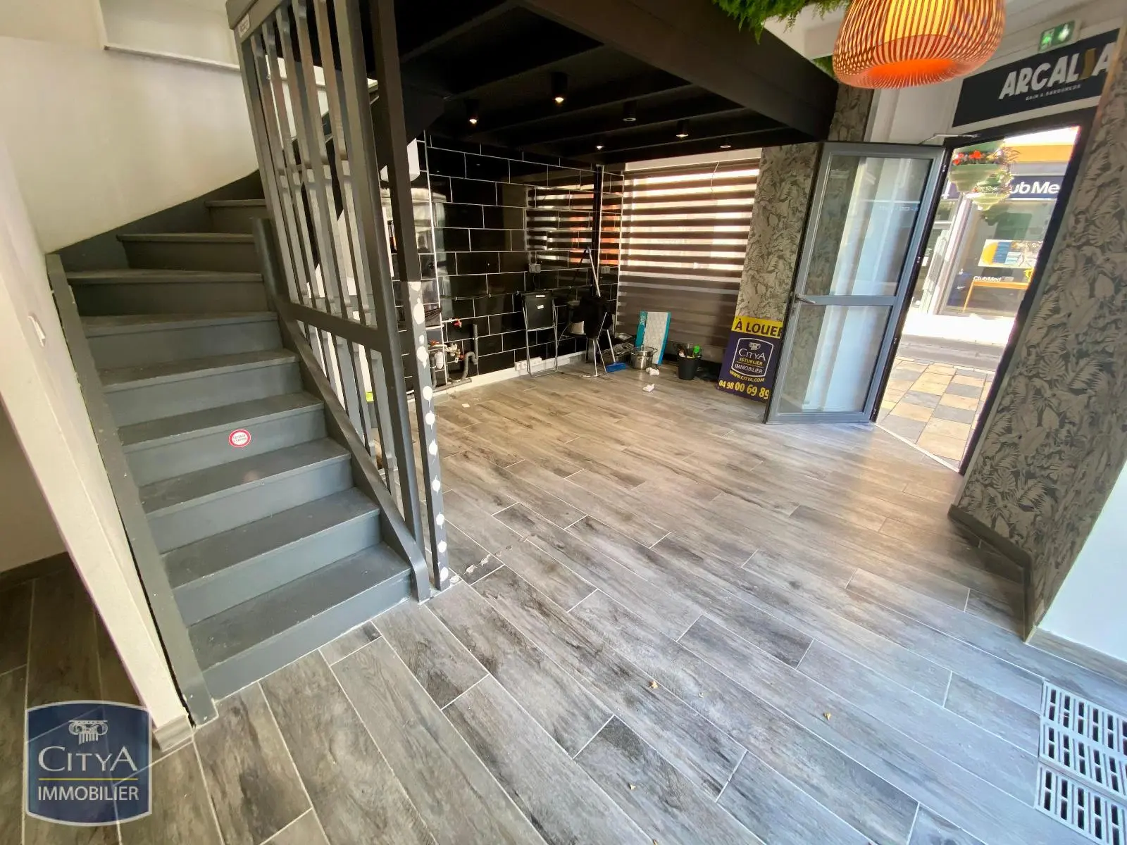 Photo 3 Local Commercial