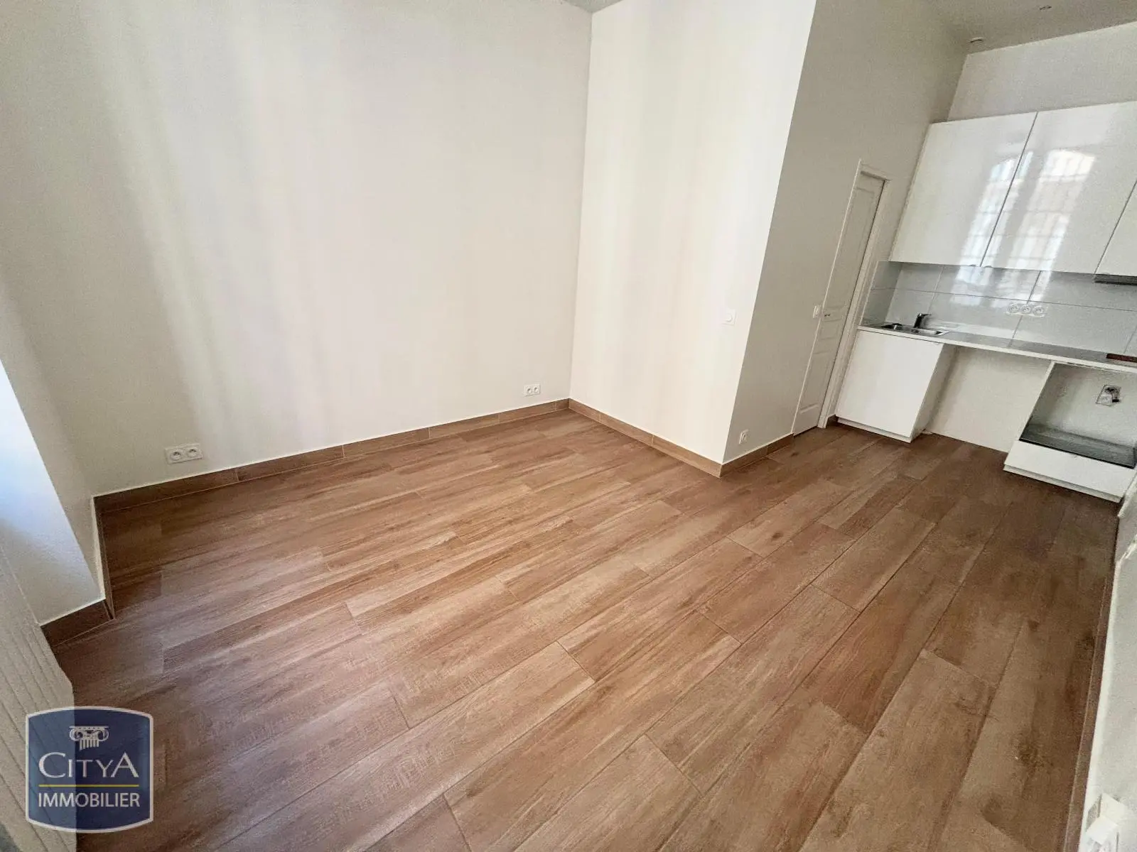 Photo 1 Appartement 1 pièce 19.3m²