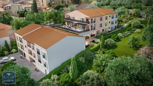 Appartement 1 pièce 33 m² · à Cogolin · 32,8 m² · 175 €