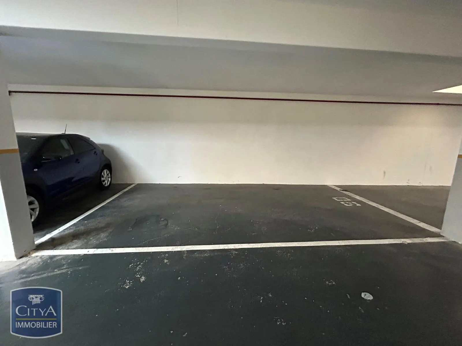Photo 2 Parking