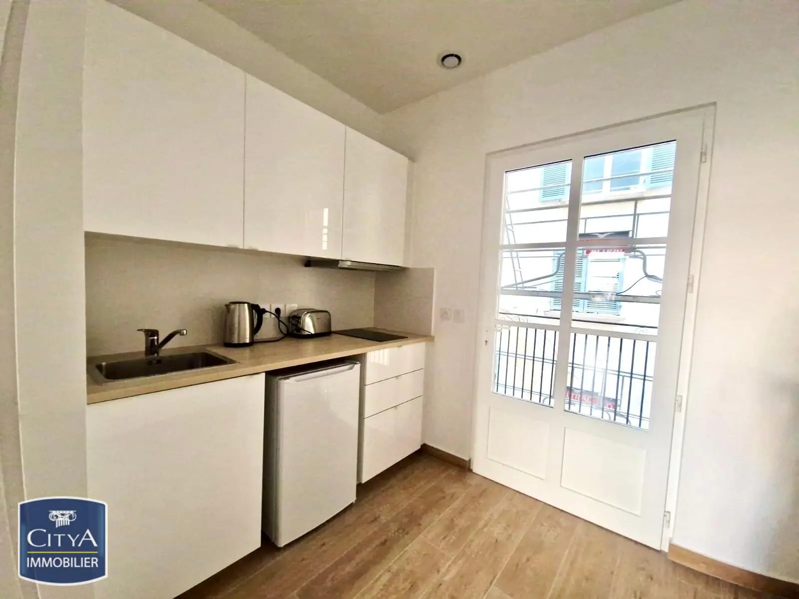 Photo 2 Appartement 1 pièce 22.15m²