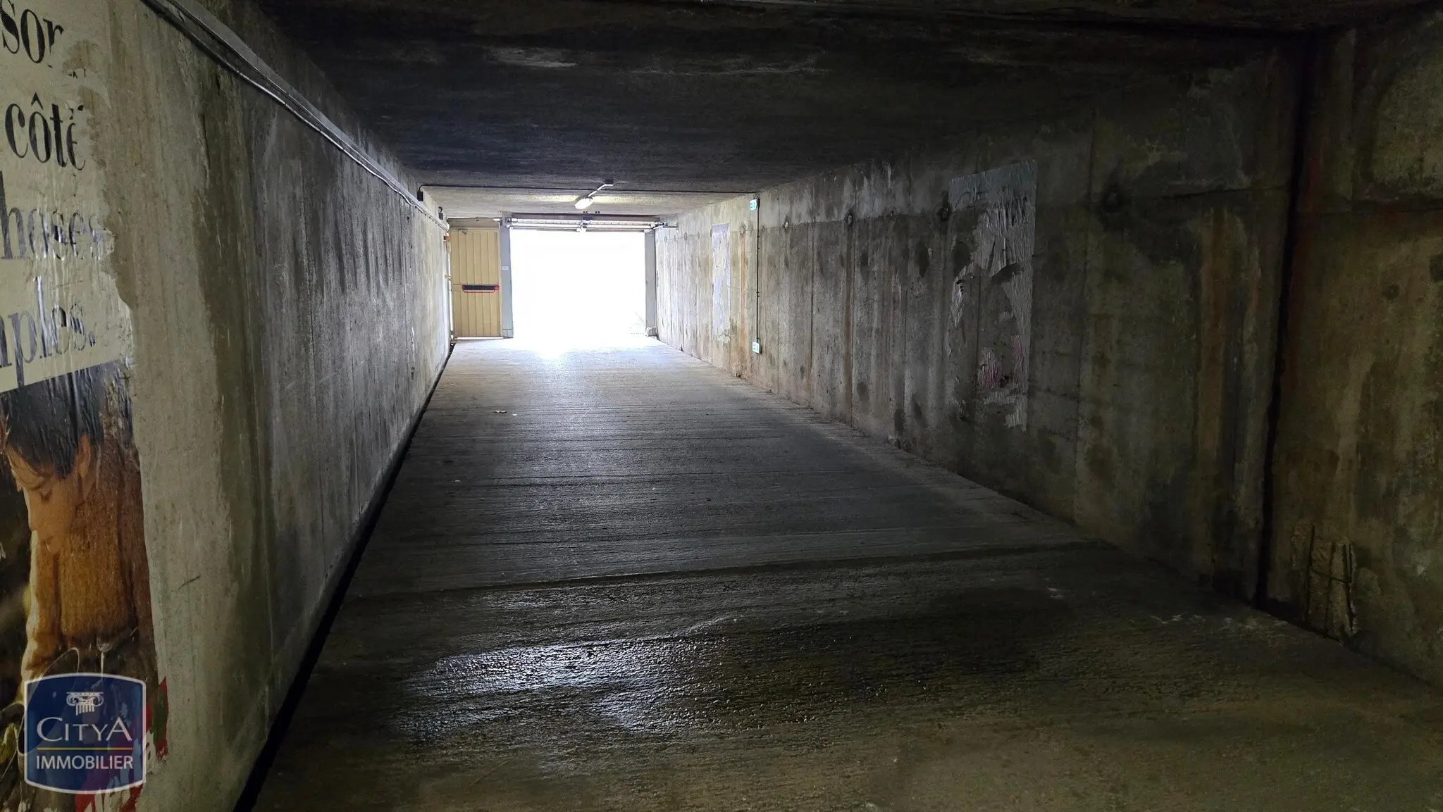 Photo 4 Parking 15.3m²