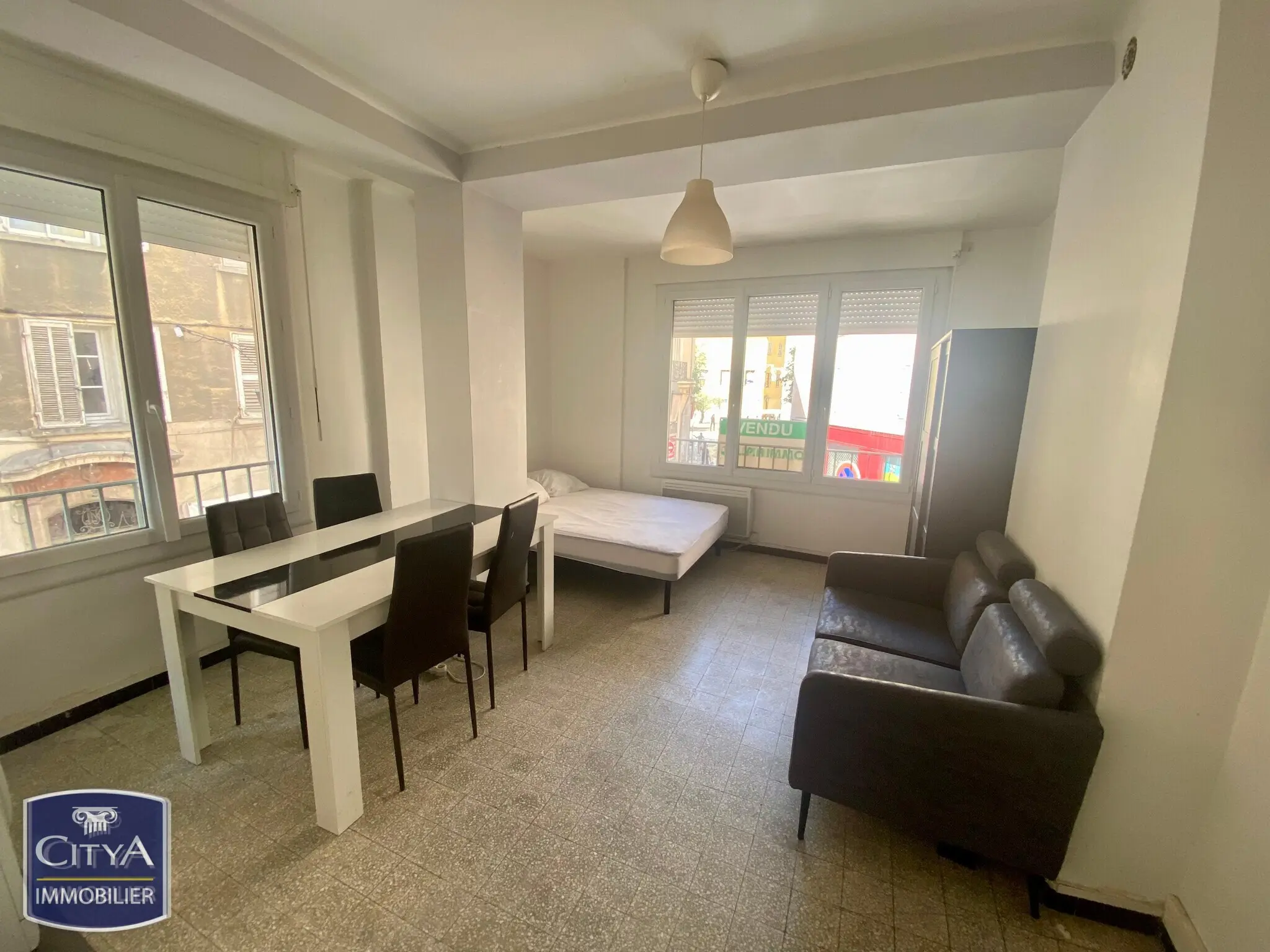 Photo 1 Appartement 1 pièce 23.6m²