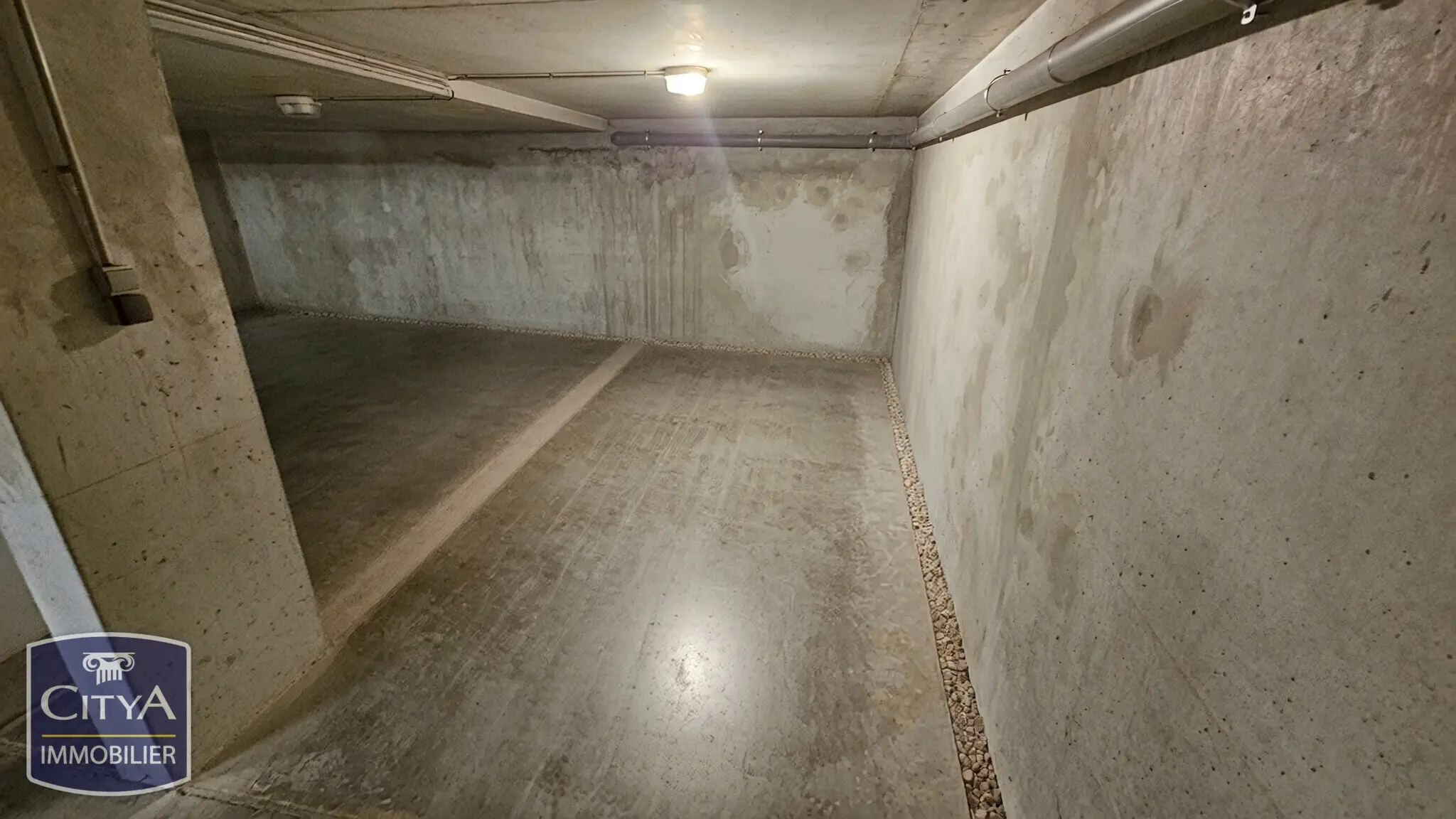 Photo 2 Parking 12.5m²