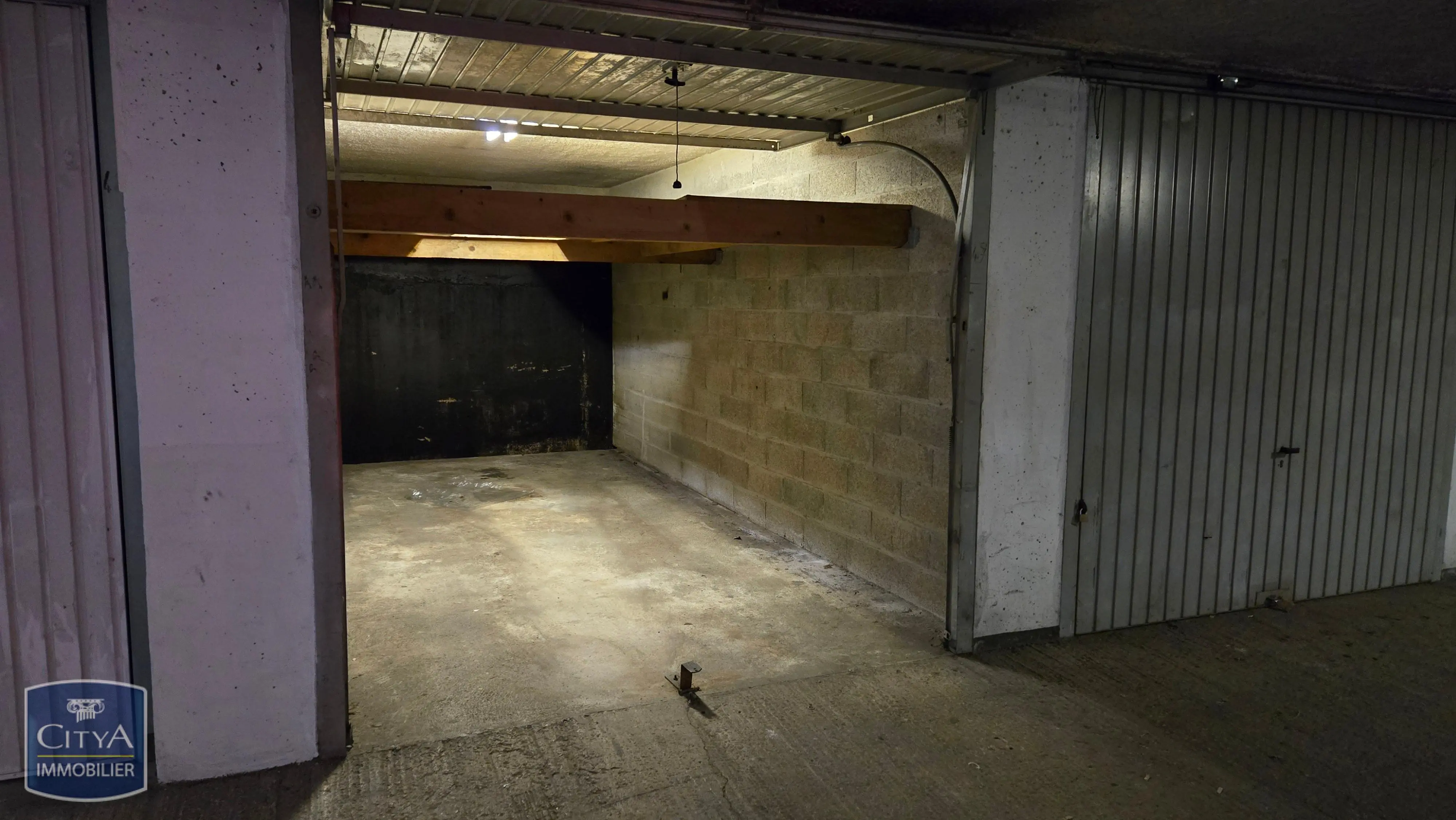 Photo 2 Parking 15.3m²