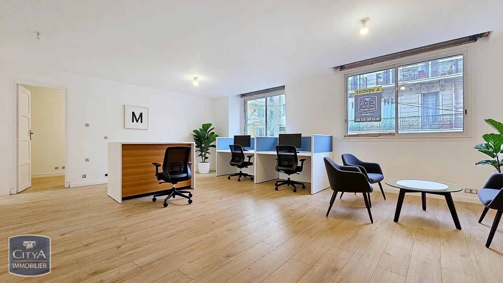 Photo 1 Local Professionnel 4 pièces 94.87m²