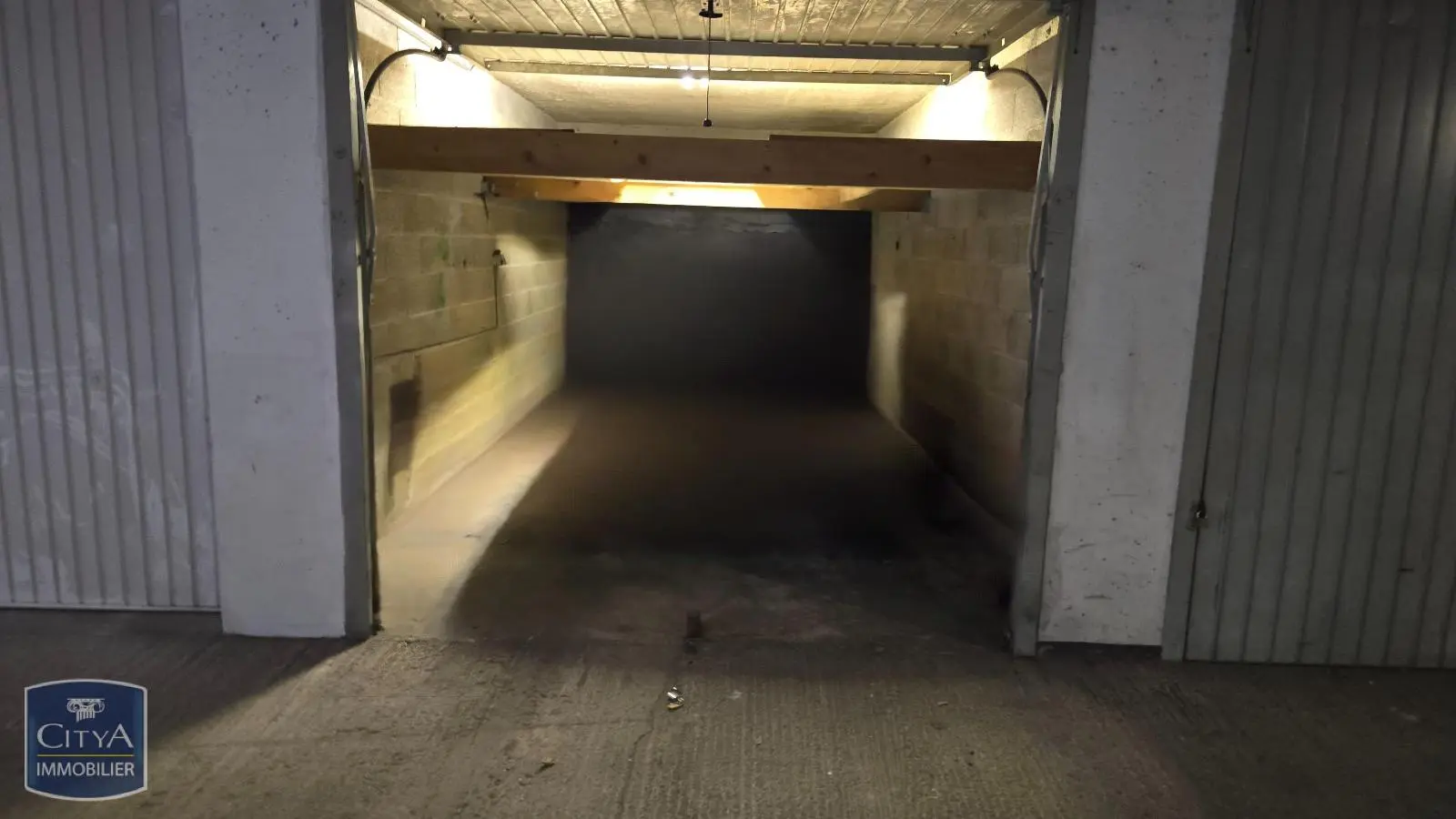 Photo 2 Parking 15.3m²