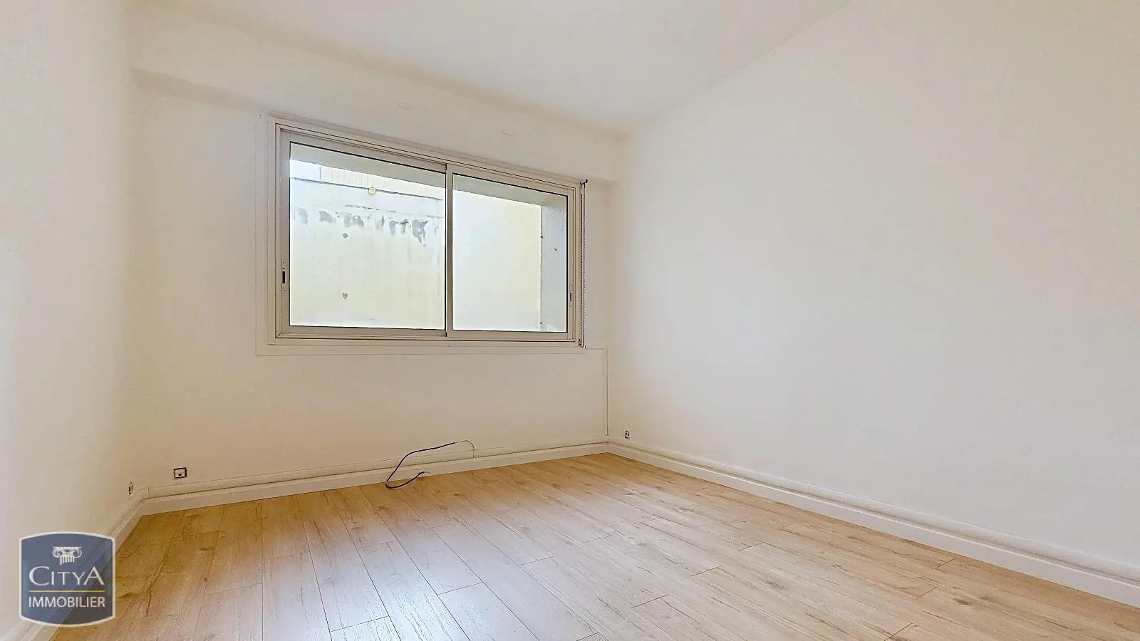 Photo 12 Local Professionnel 4 pièces 94.87m²