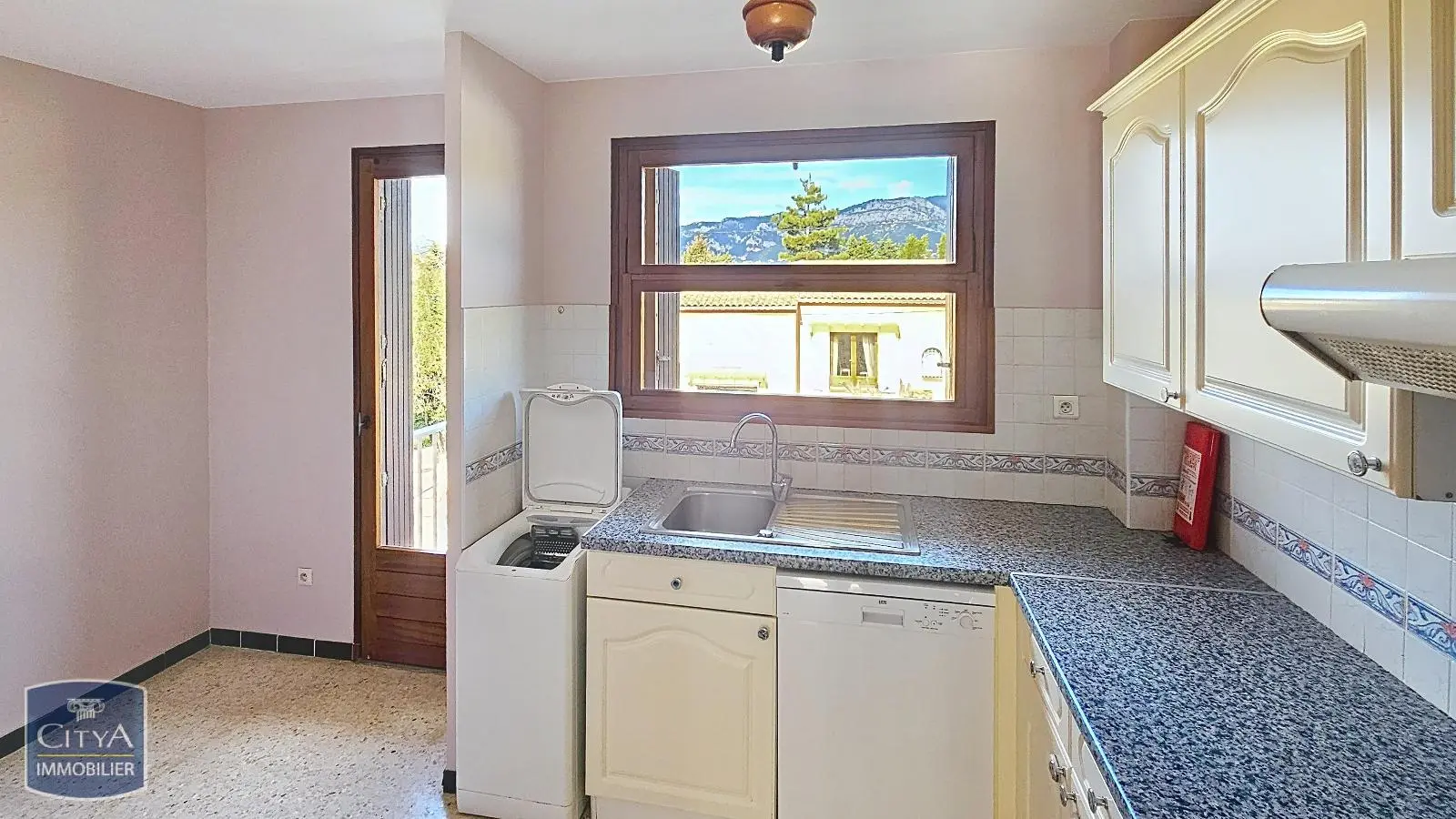 Photo 15 Appartement 4 pièces 81.68m²