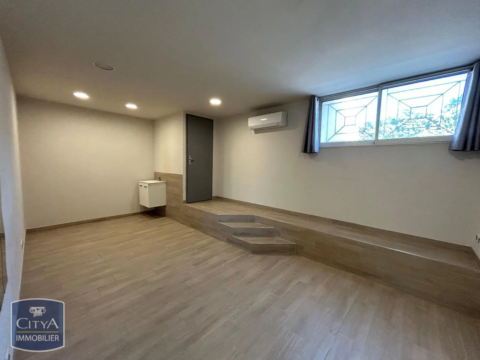 Photo 2 Local Commercial 22.72m²
