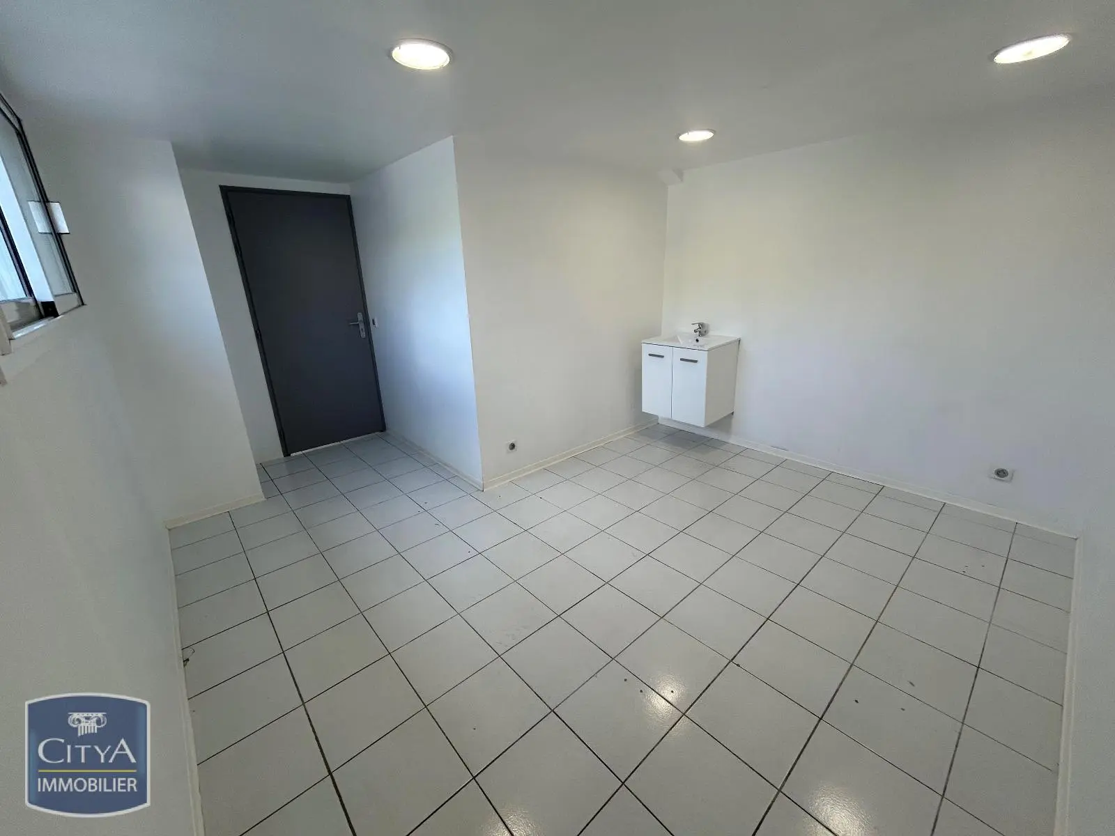 Photo 2 Local Commercial 9.8m²