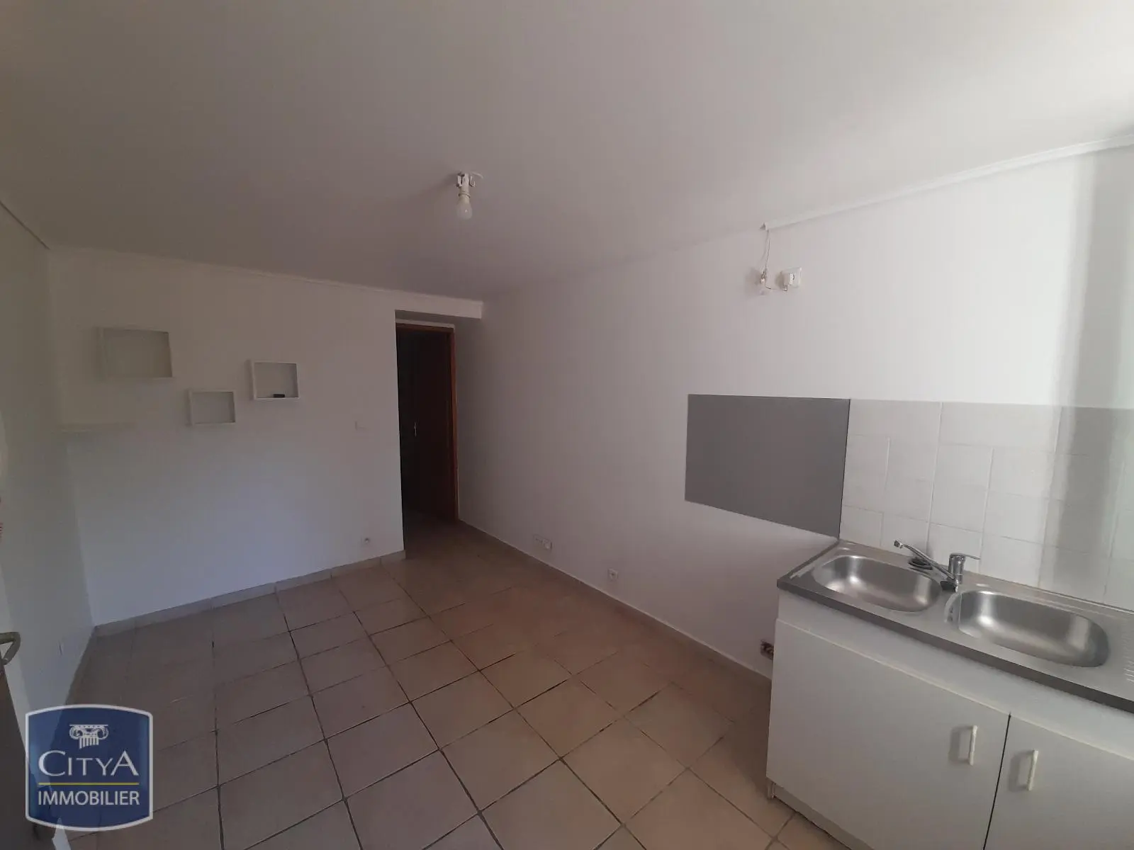 Photo 1 Appartement 1 pièce 32m²