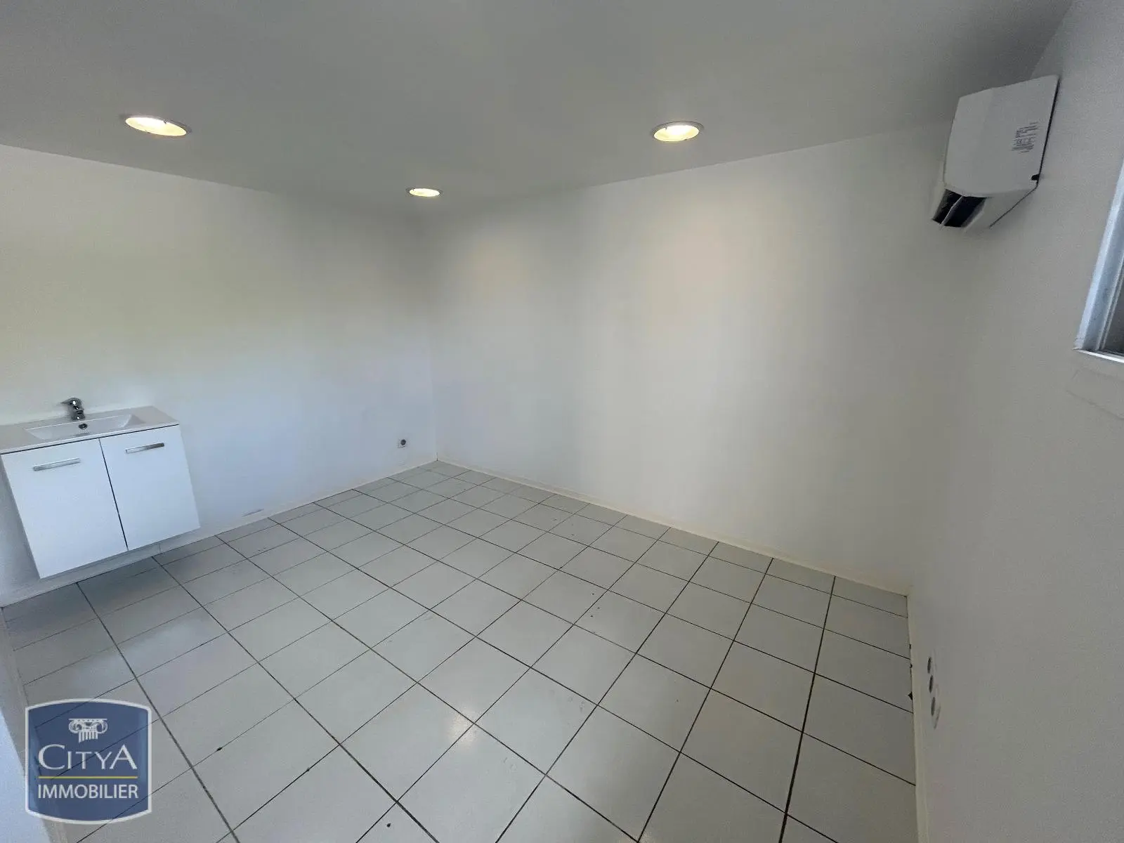 Photo 3 Local Commercial 9.8m²