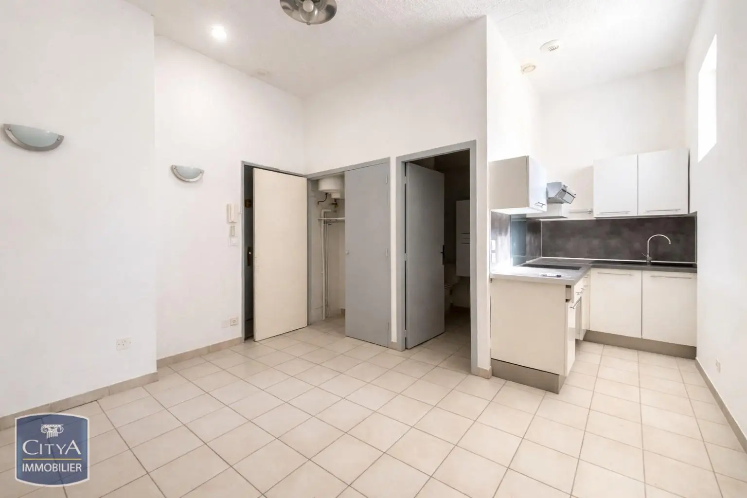 Photo 2 Appartement 1 pièce 18.56m²