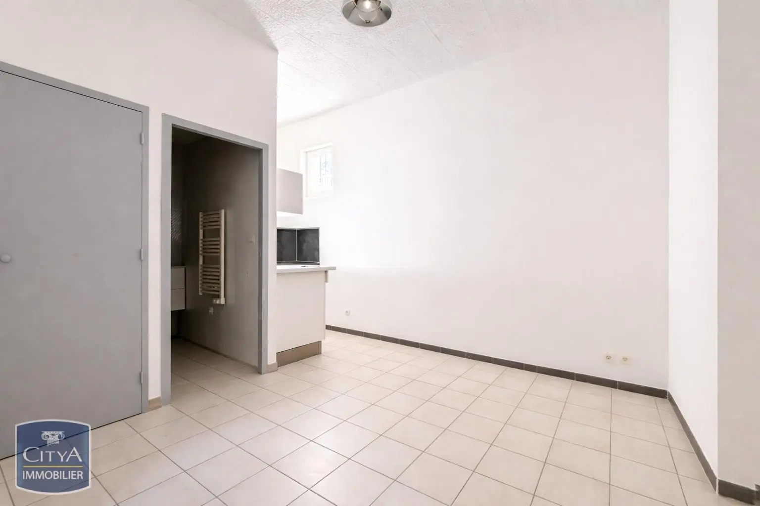 Photo 1 Appartement 1 pièce 18.56m²