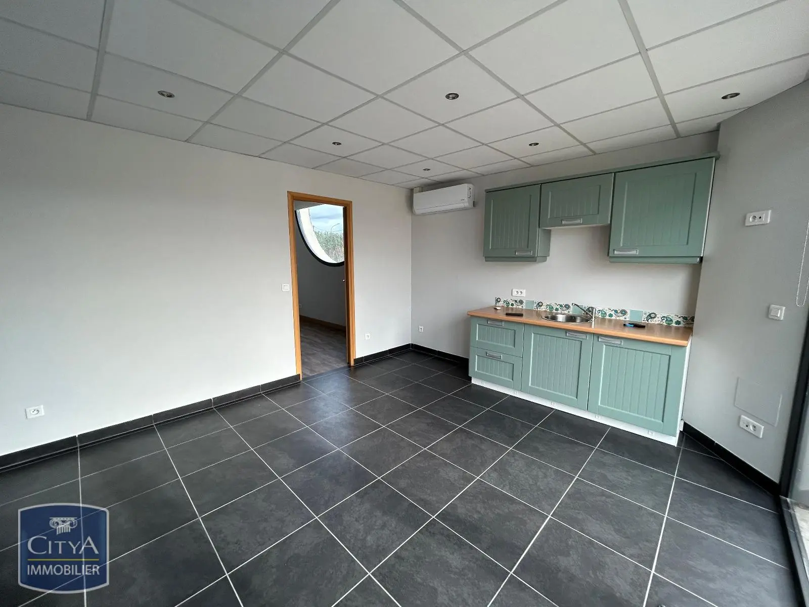 Photo 2 Local Commercial 48.01m²