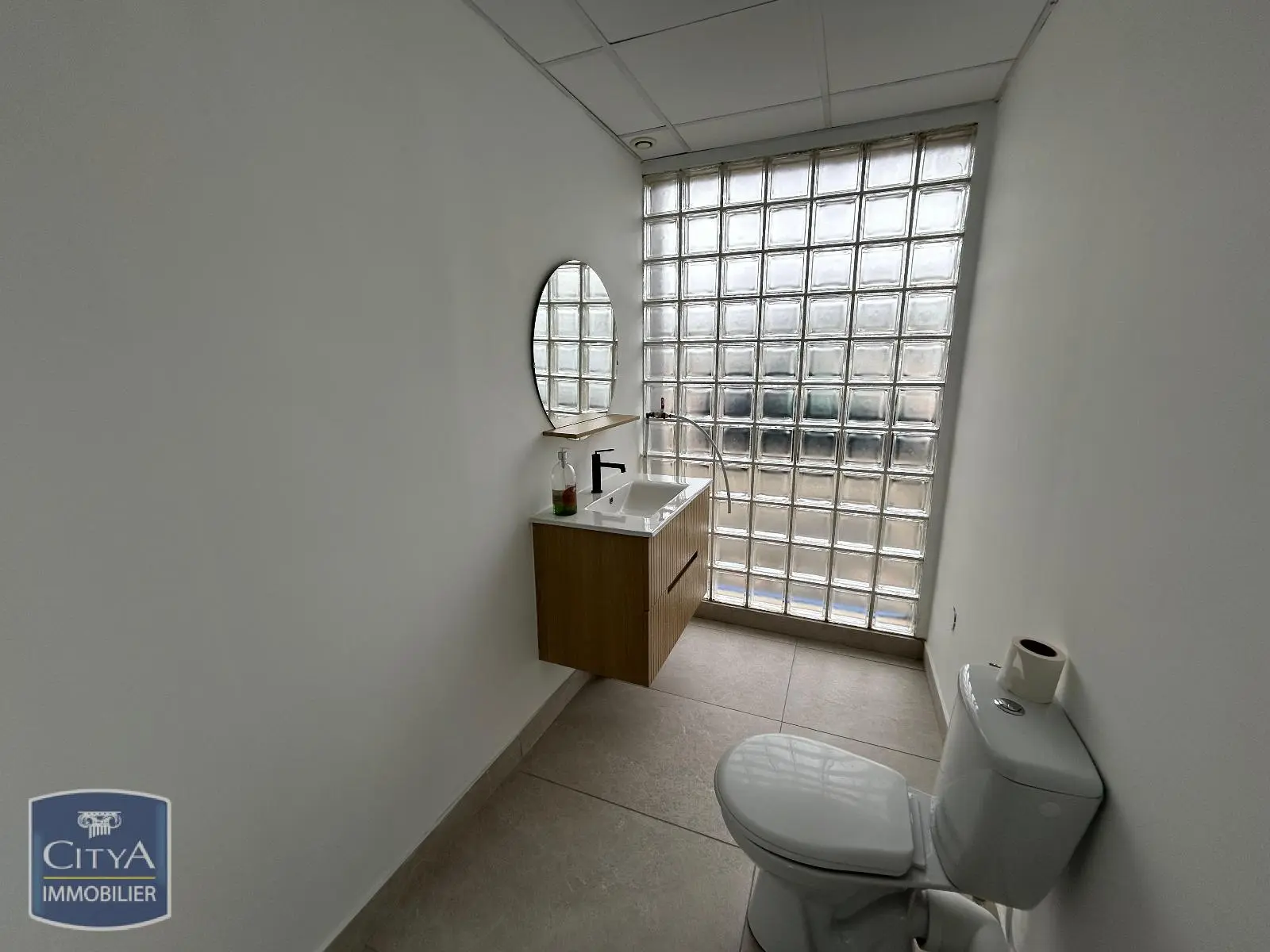 Photo 8 Local Commercial 174.71m²