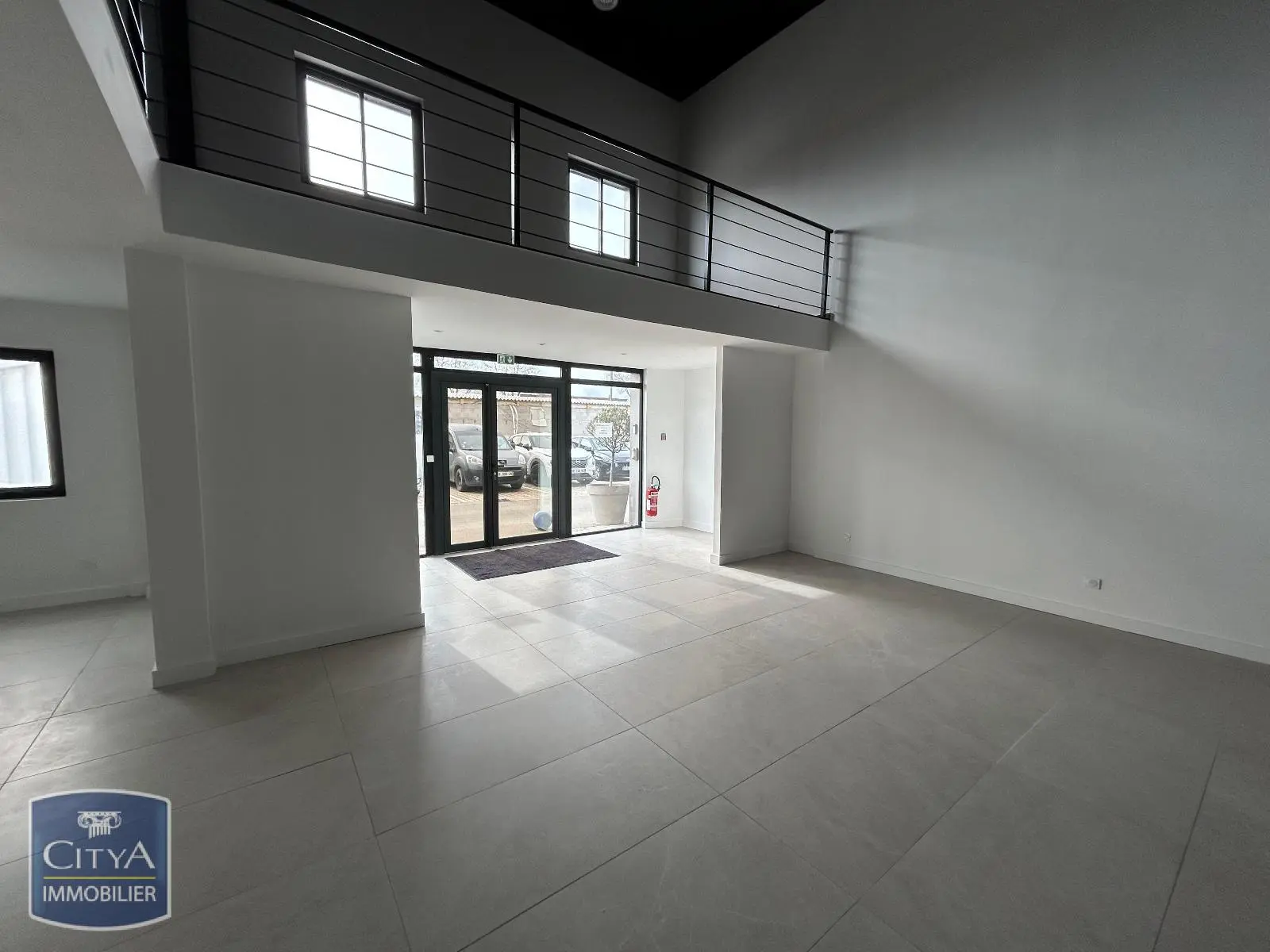 Photo 9 Local Commercial 174.71m²