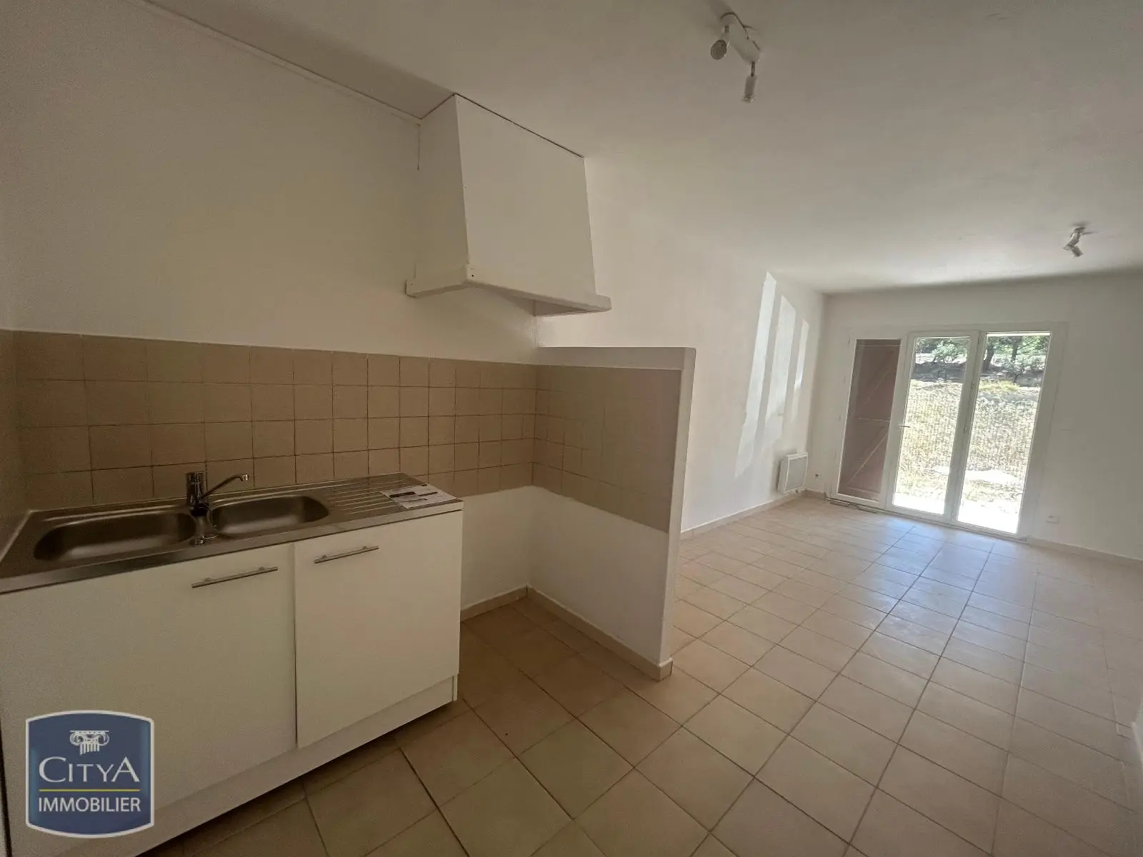 Appartement 1 pièce 27 m² · à Châteauneuf-les-Martigues · 27 m² · 671 €/mois