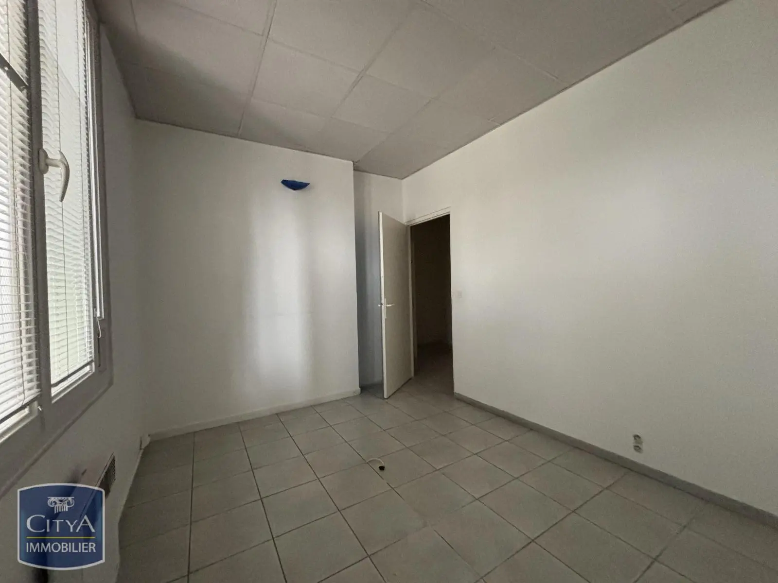 Photo 10 Local Commercial