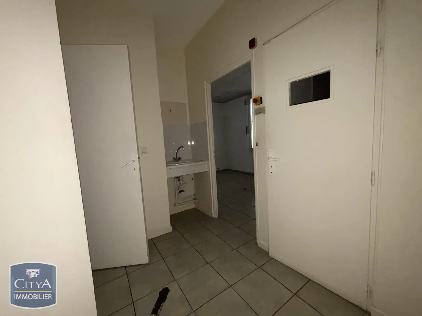 Photo 12 Local Commercial