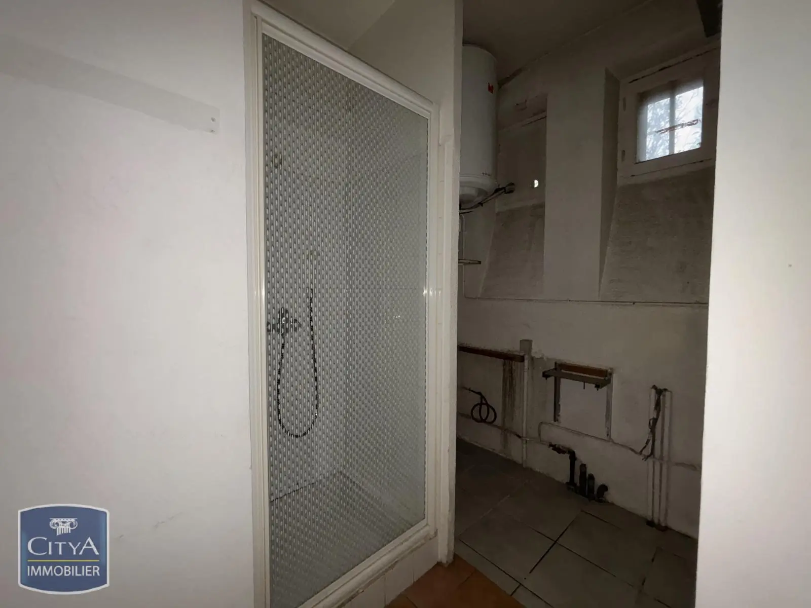 Photo 15 Local Commercial