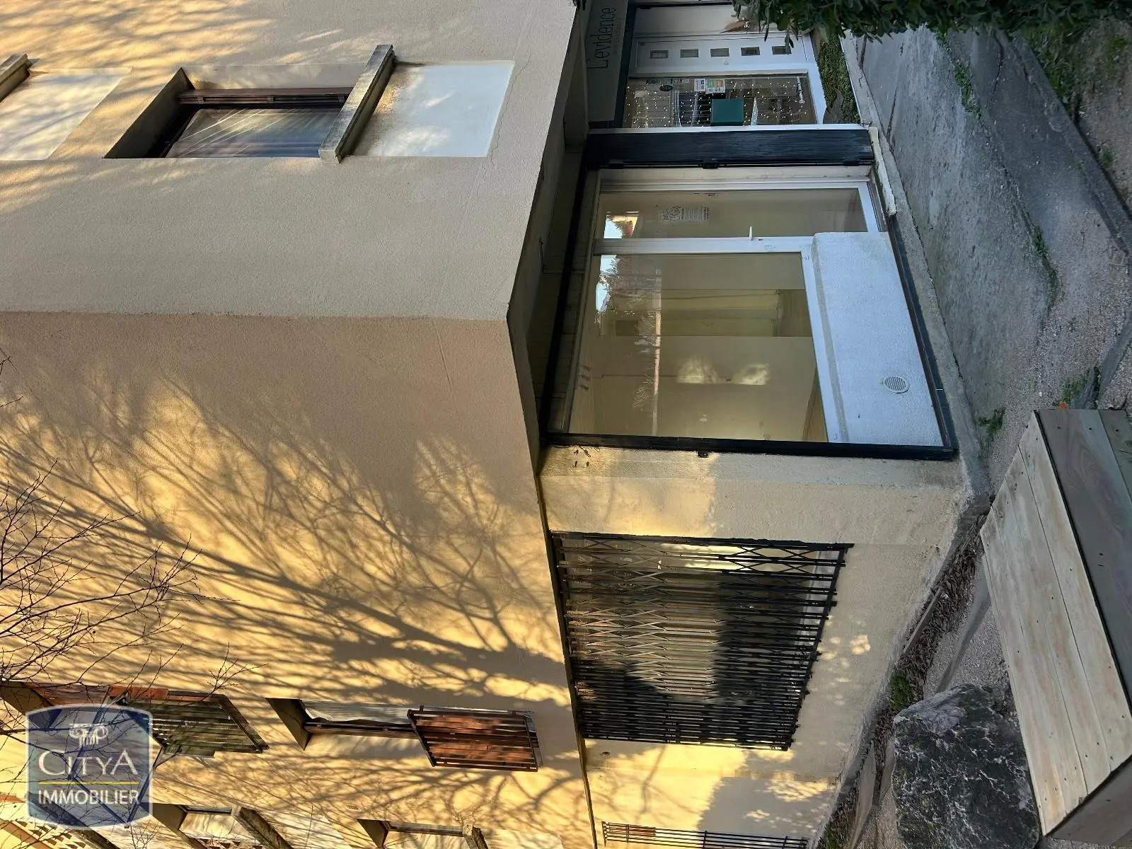 Photo 7 Local Commercial