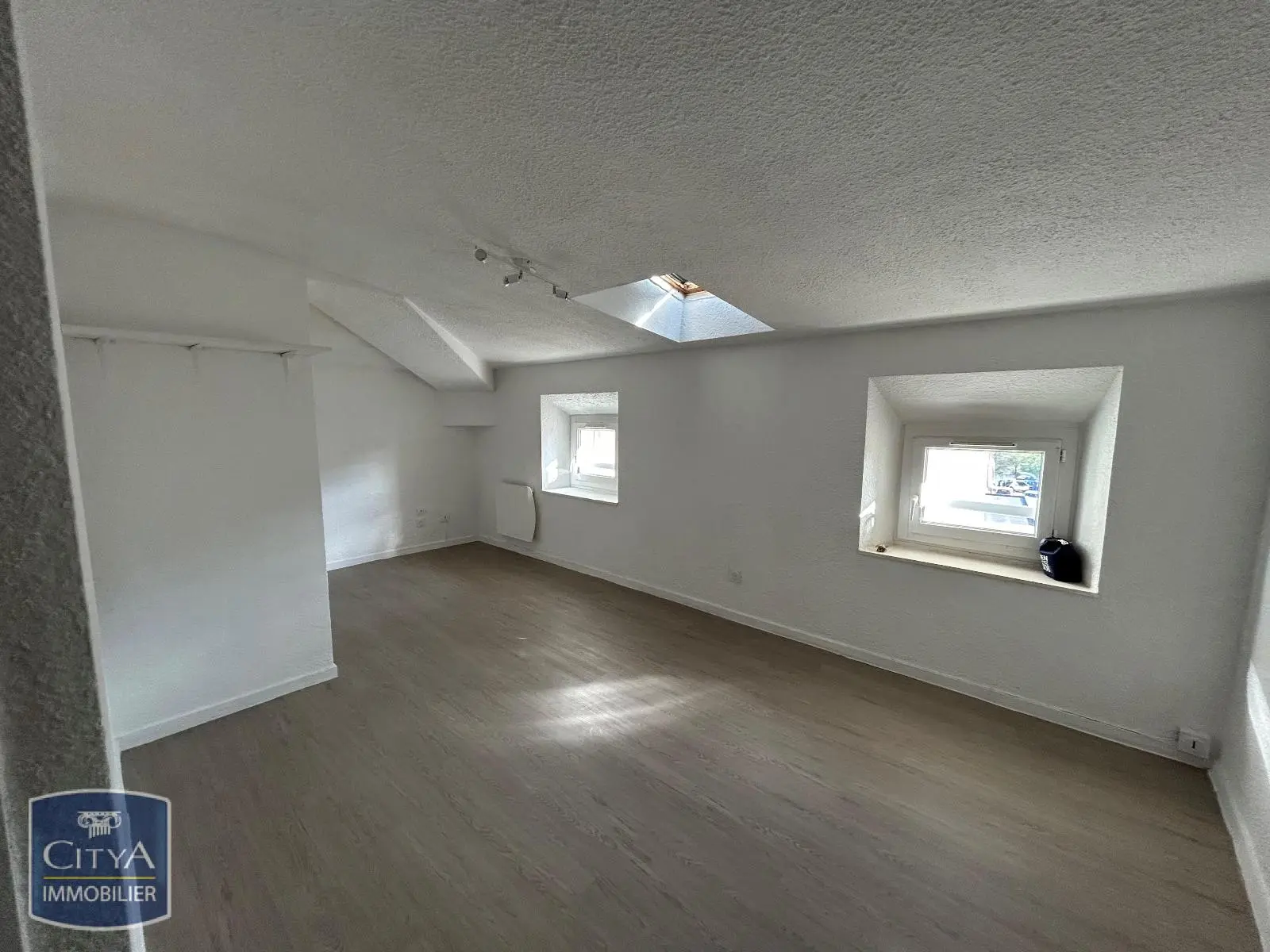 Photo 1 Appartement 1 pièce 27.69m²