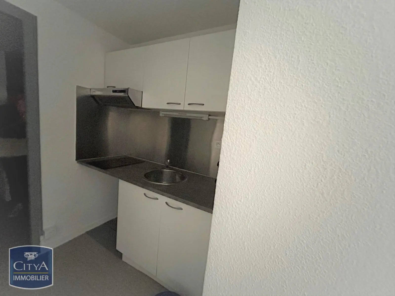 Photo 2 Appartement 1 pièce 27.69m²