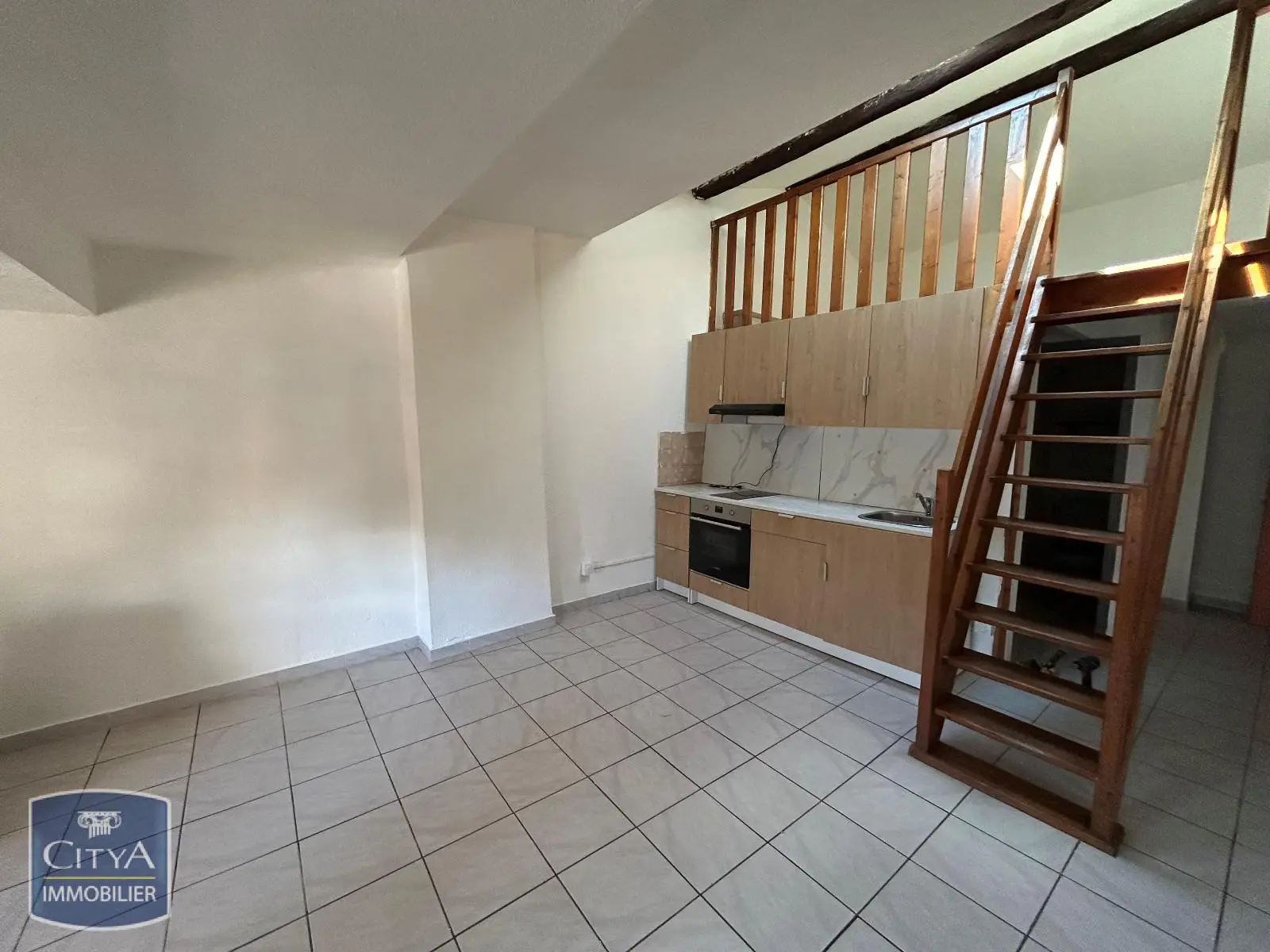 Photo 1 Appartement 1 pièce 31.11m²