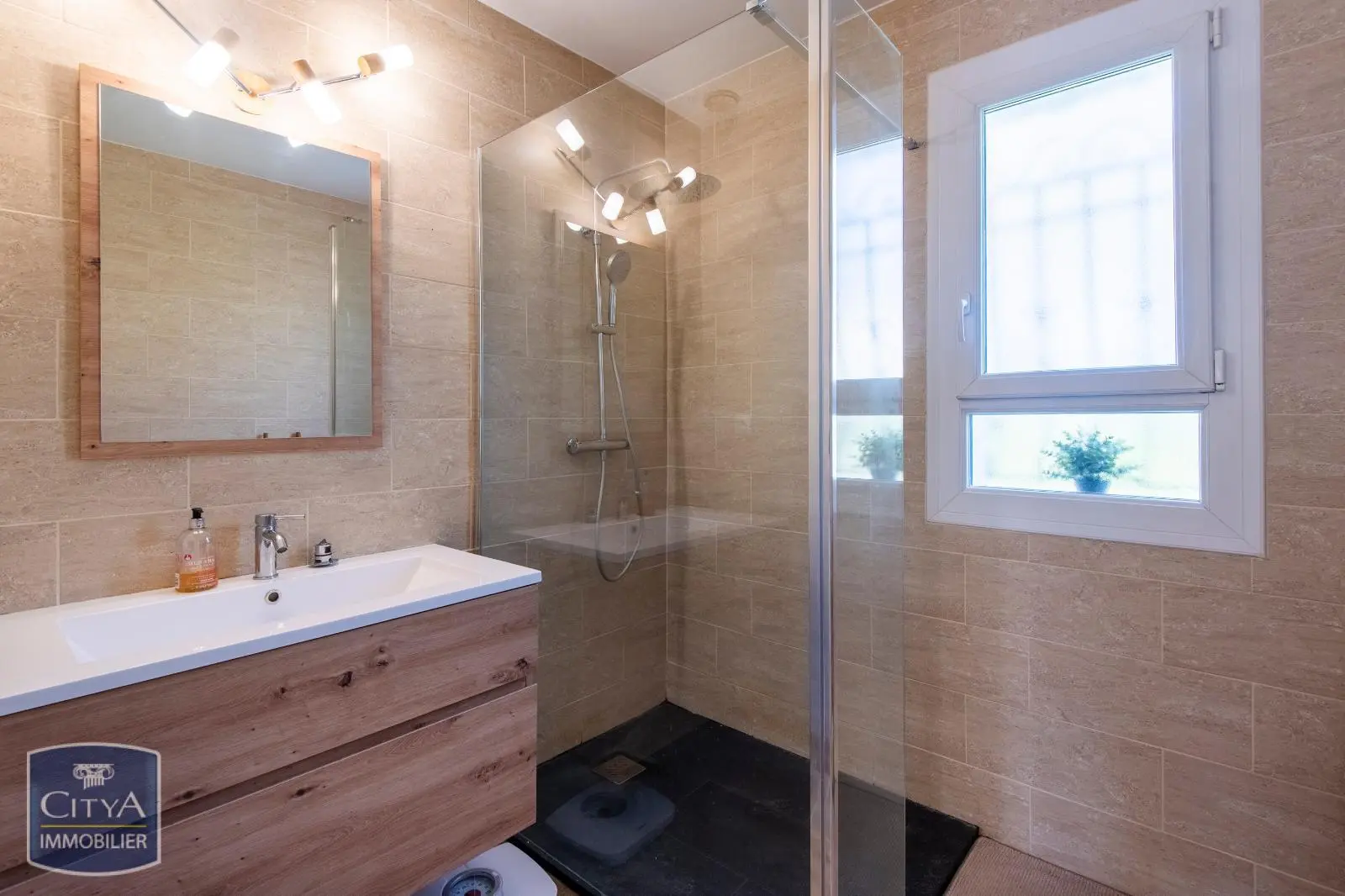 Photo 9 Maison 5 pièces 150m²