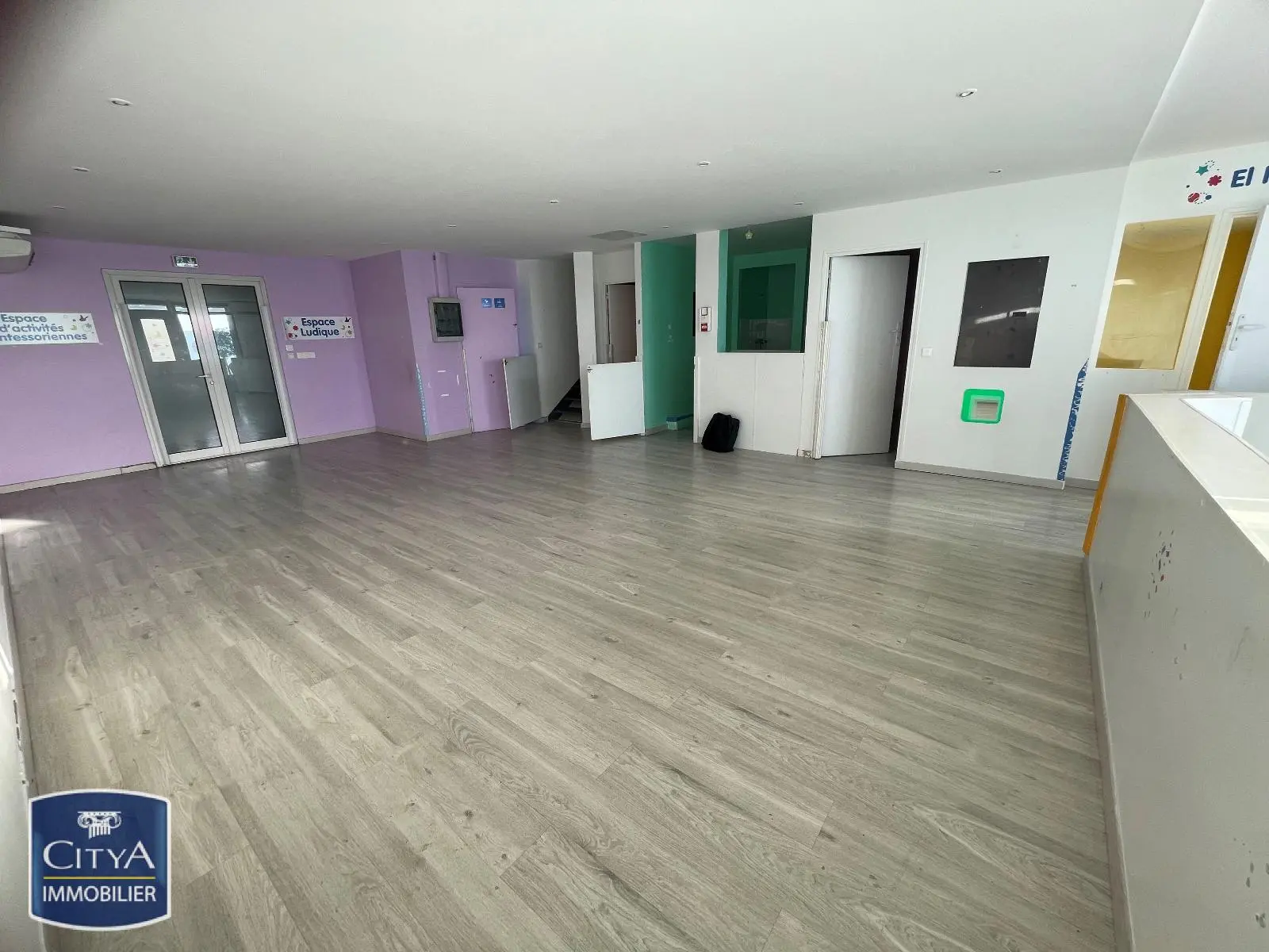 Photo 2 Local Commercial 210m²