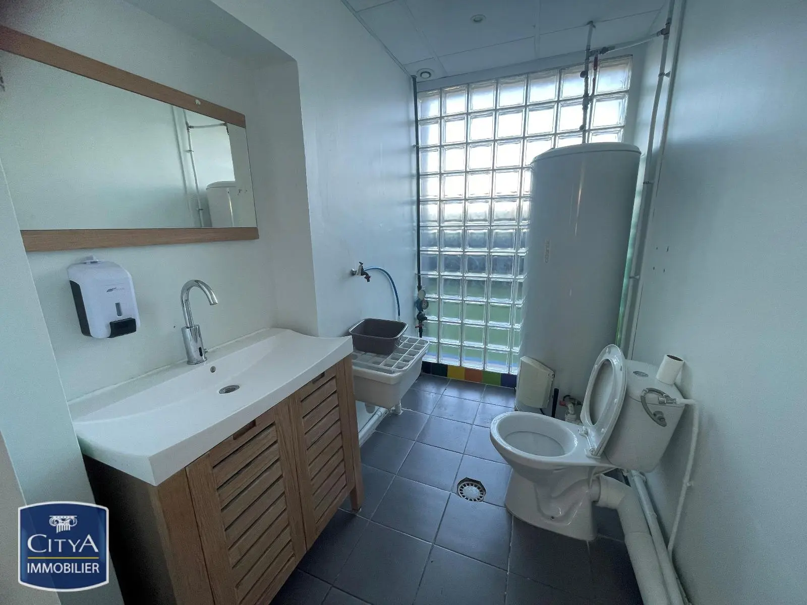 Photo 5 Local Commercial 210m²