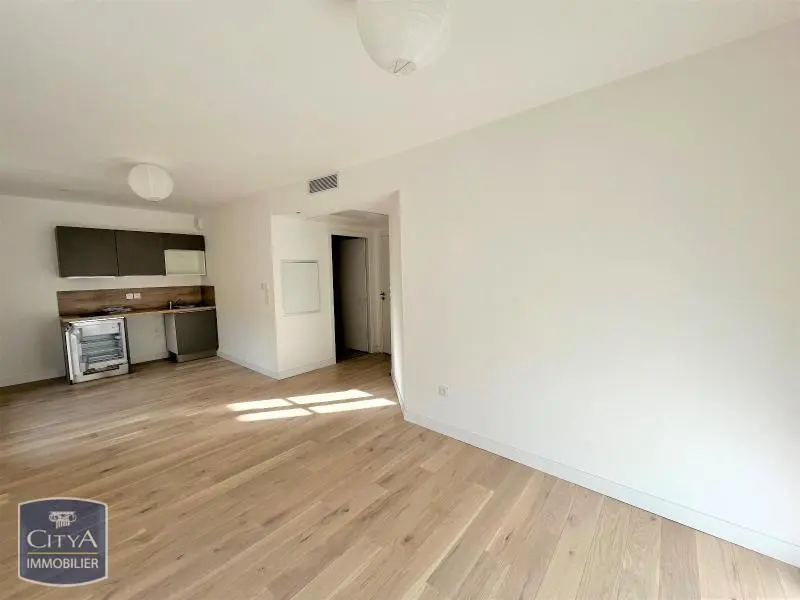 Photo 1 Appartement 1 pièce 28.93m²