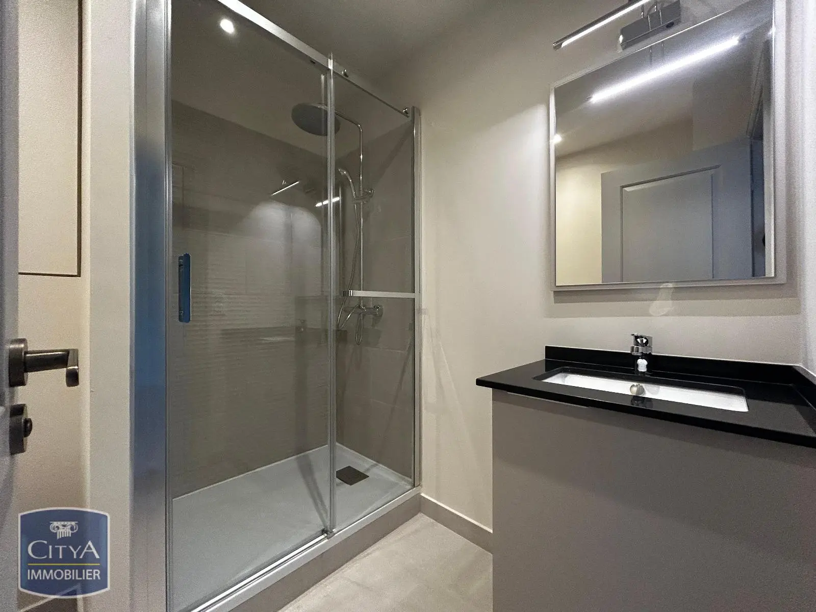 Photo 3 Appartement 1 pièce 21.5m²