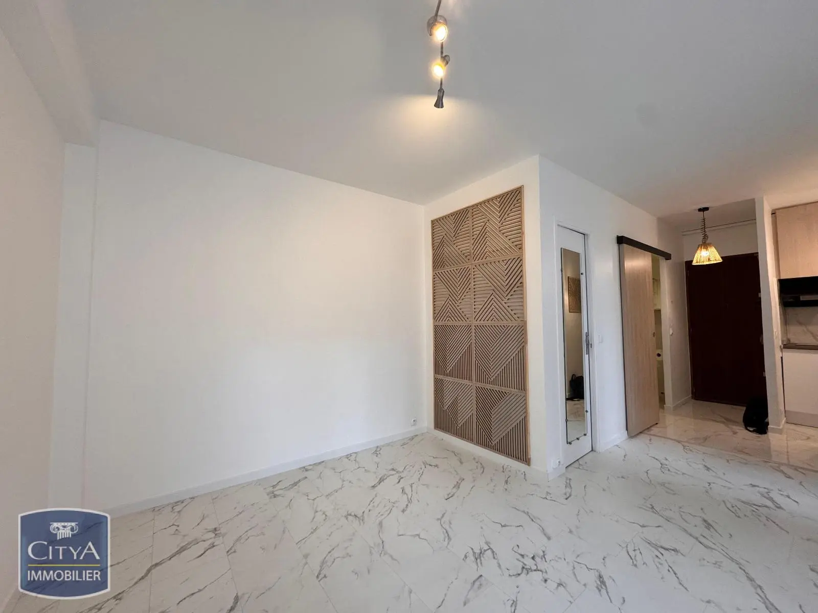 Photo 1 Appartement 1 pièce 30.43m²