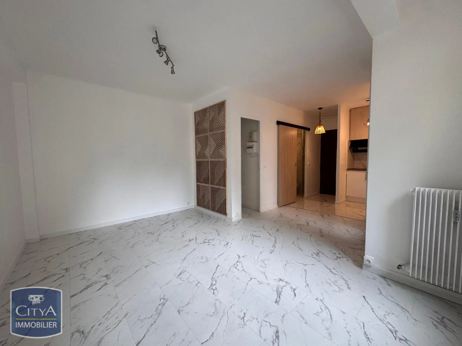 Photo 2 Appartement 1 pièce 30.43m²
