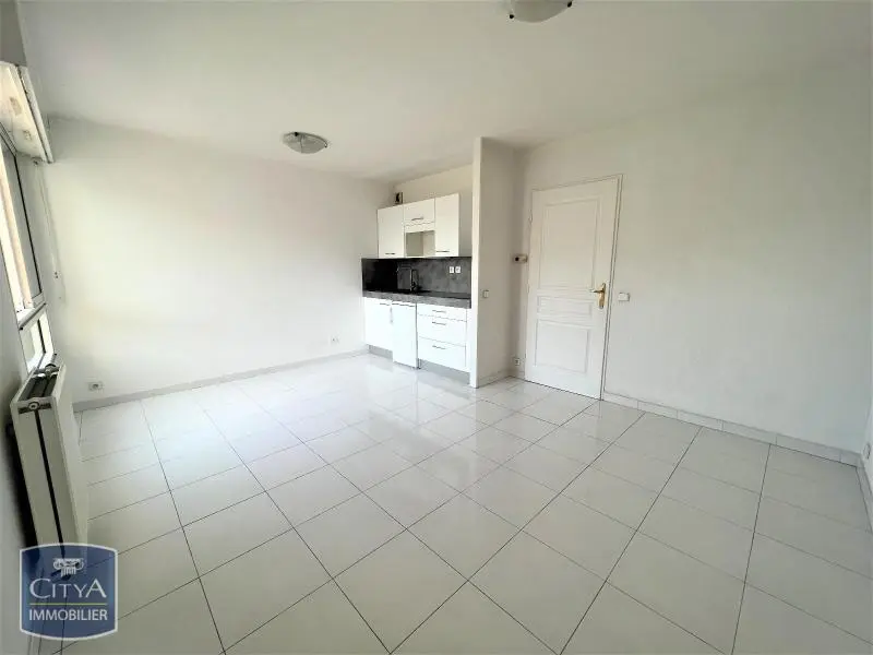 Photo 1 Appartement 1 pièce 28.76m²