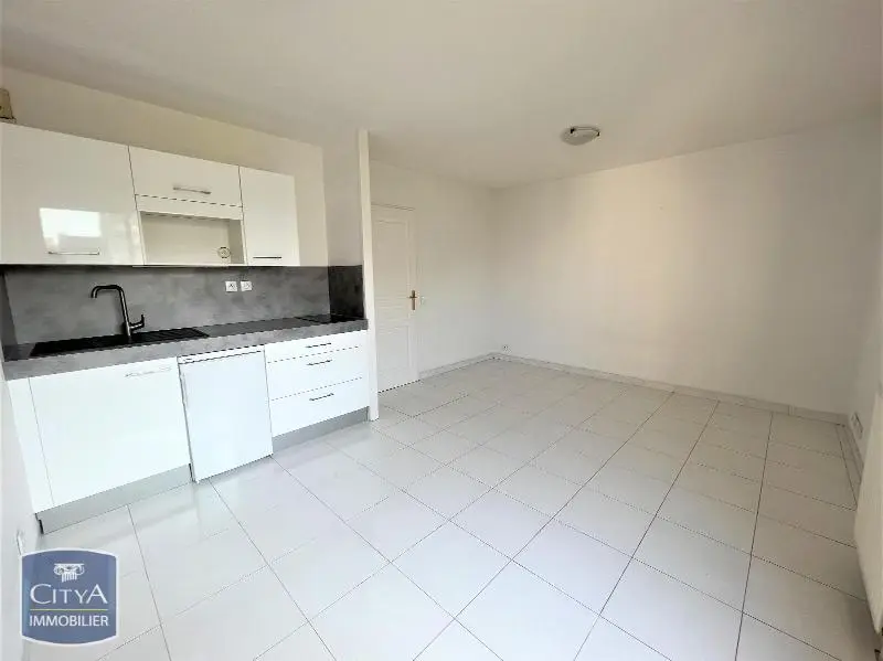 Photo 2 Appartement 1 pièce 28.76m²
