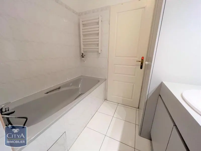 Photo 3 Appartement 1 pièce 28.76m²