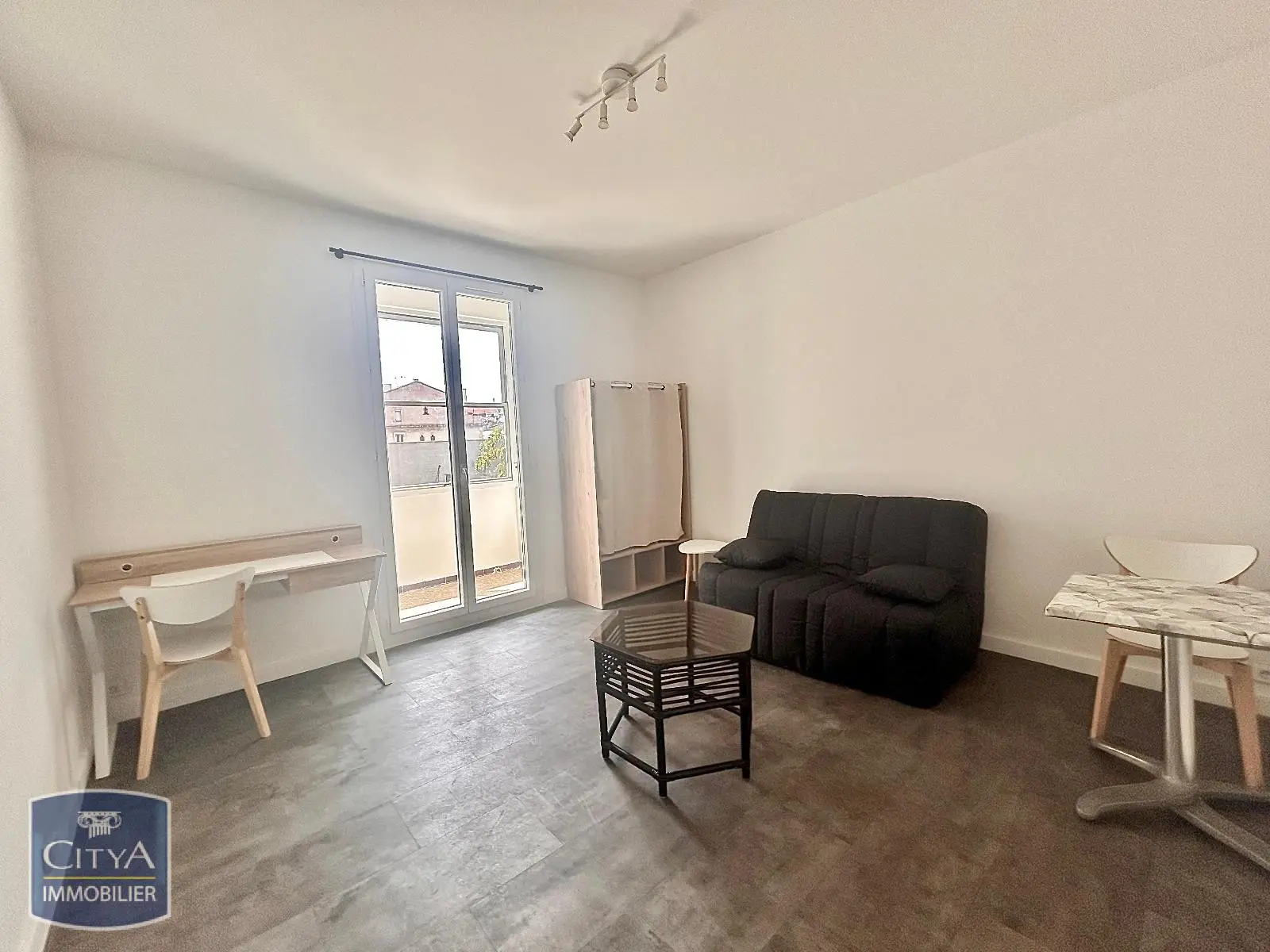 Photo 2 Appartement 1 pièce 28.9m²