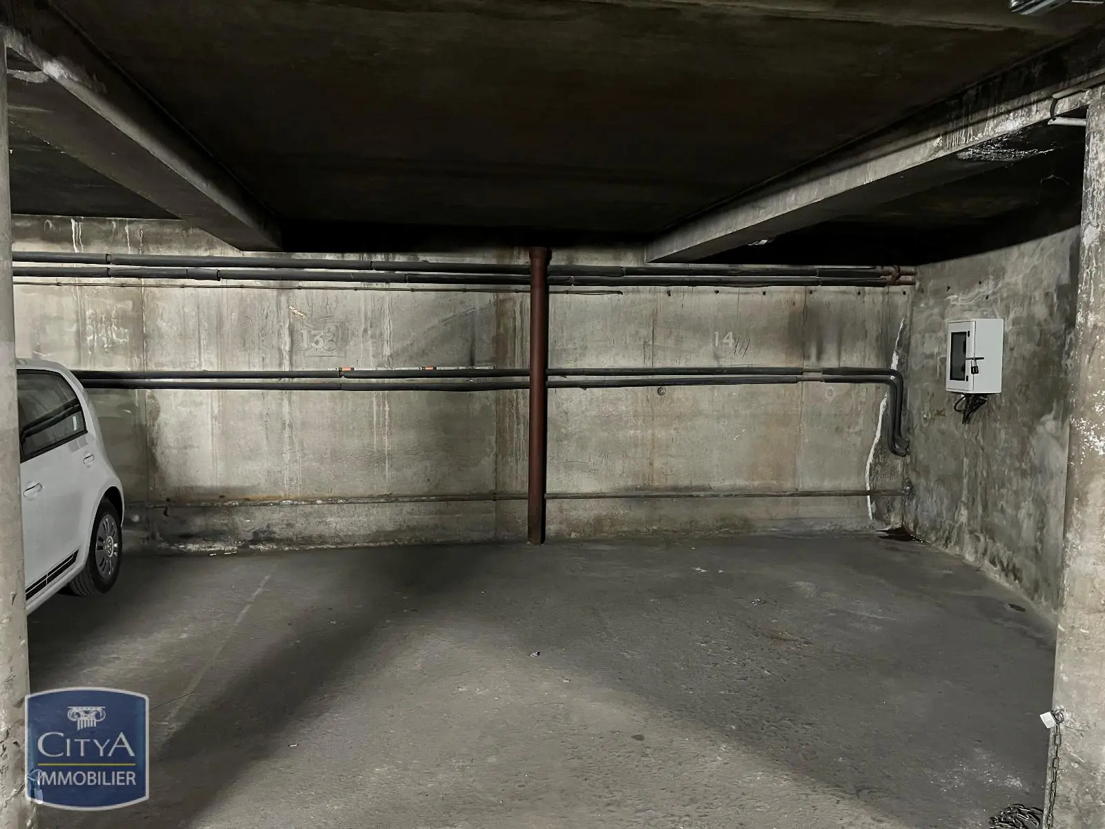 Photo 1 Parking