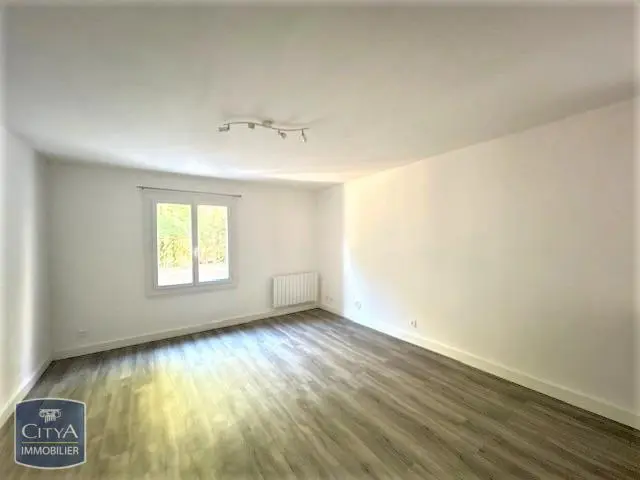 Photo 2 Appartement 1 pièce 32.74m²