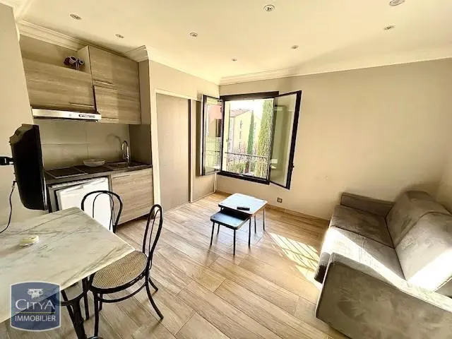 Photo 1 Appartement 1 pièce 18.12m²