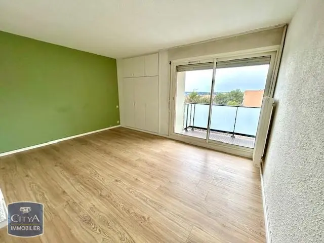 Photo 1 Appartement 1 pièce 27.7m²