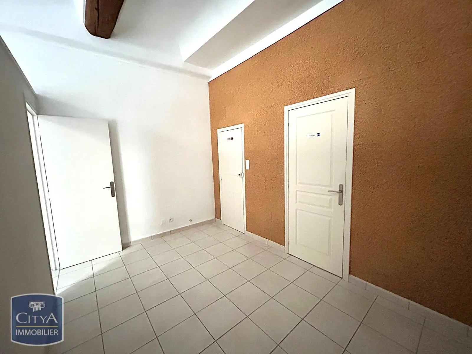 Photo 2 Local Professionnel